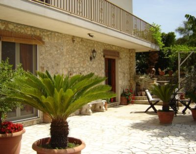 Private cottage with garden and private Pool