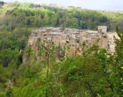 Delizioso Appartamento nel Borgo Medievale di Mazzano Romano